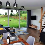 Dom wakacyjny Cztery Klony *